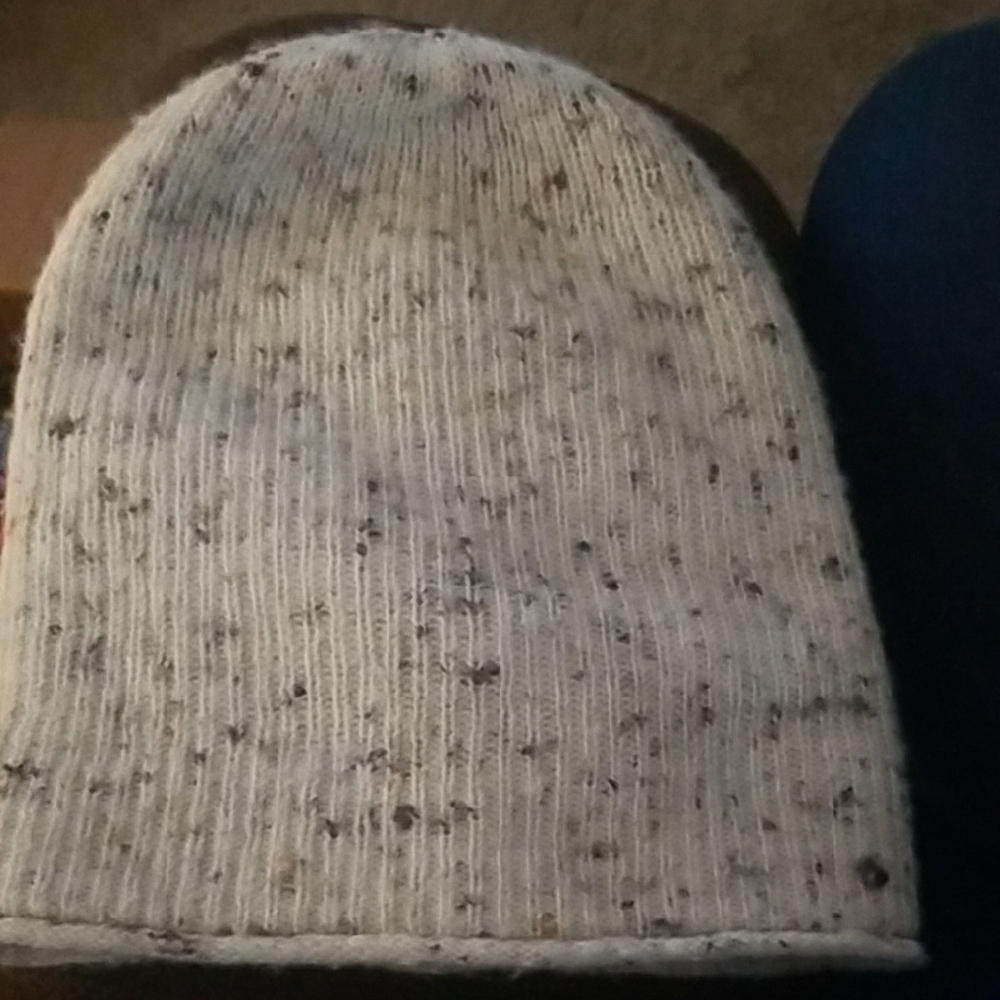 Madewell Textured Knit Hat in Cream and Gray